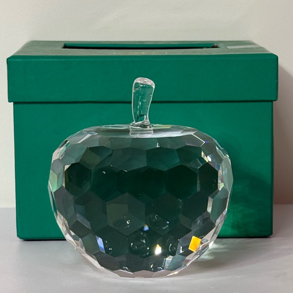 SD Simon Designs Crystal Clear Multifaceted Apple Figurine Paperweight 3" x 3.5"